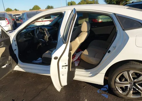 2018 Honda Civic Lx z USA, uszkodzony, nr VIN 19XFC2F50JE012707